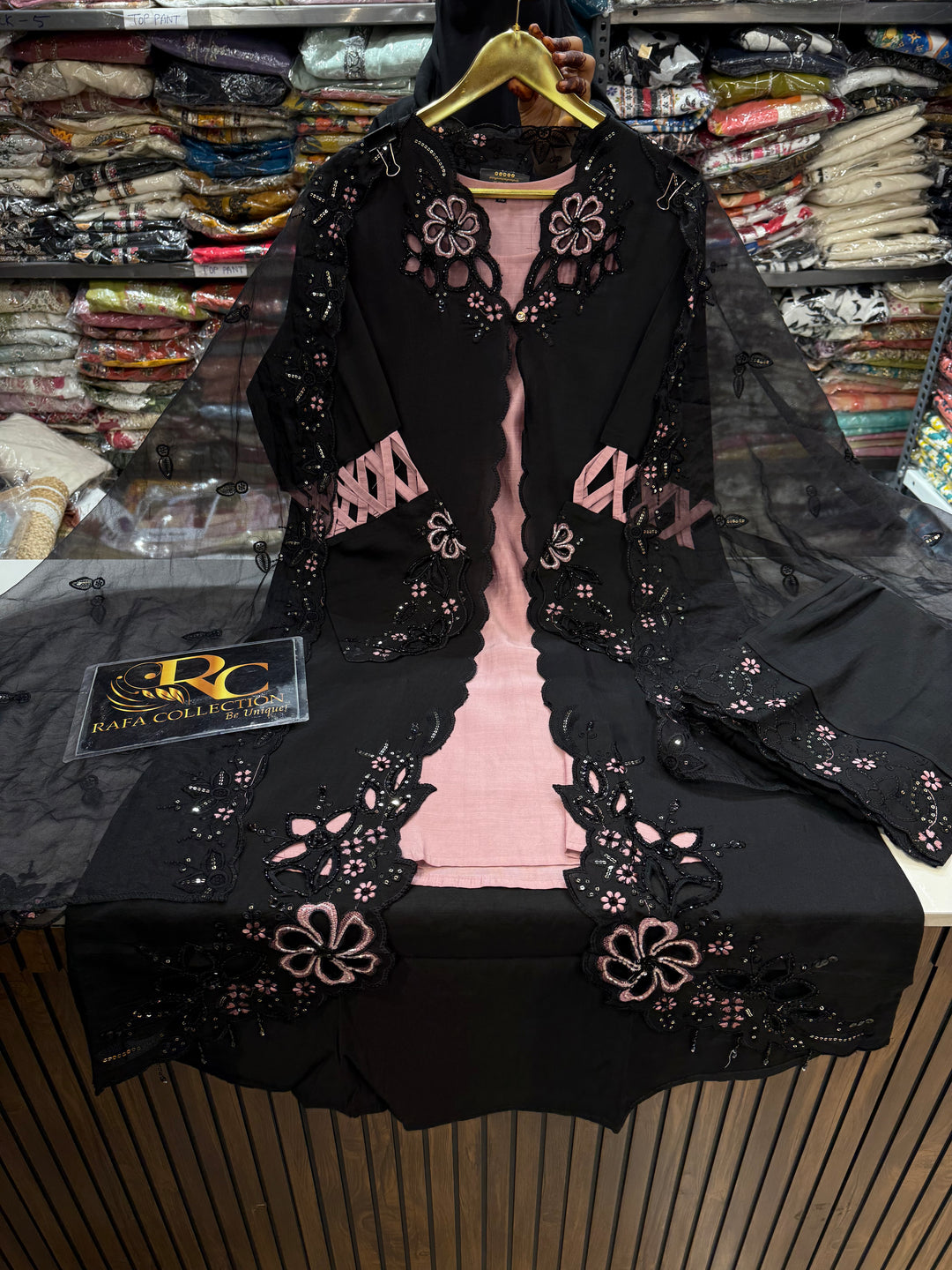 Premium cutwork suit 2556