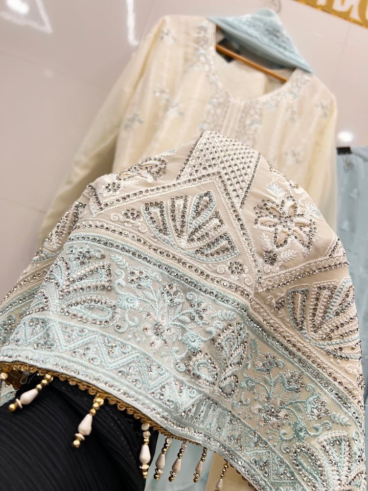 Pakistani party wear suits 2757