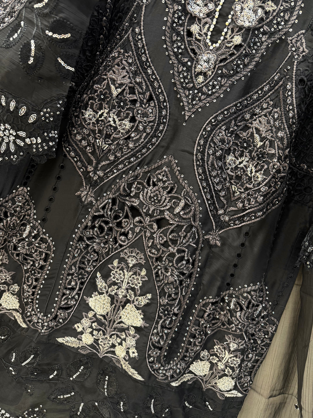 Pakistani Chinon suits