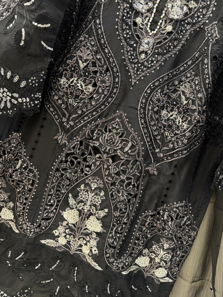 Pakistani Chinon suits