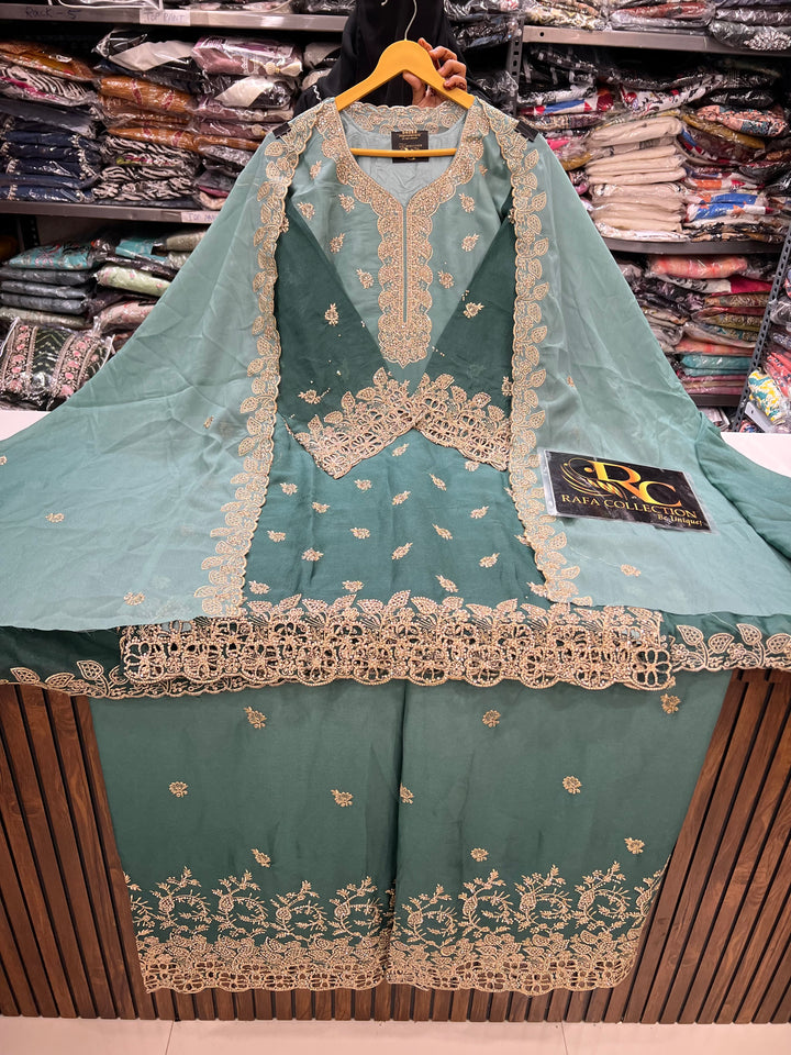Pakistani party wear suits 17396
