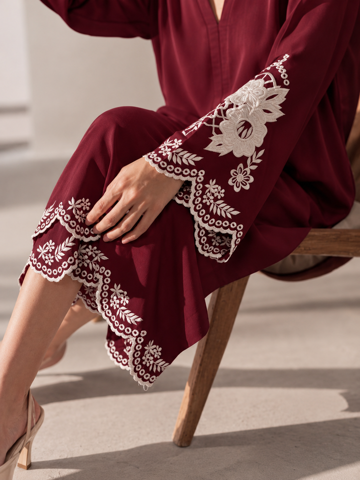 Appliqué work premium suits