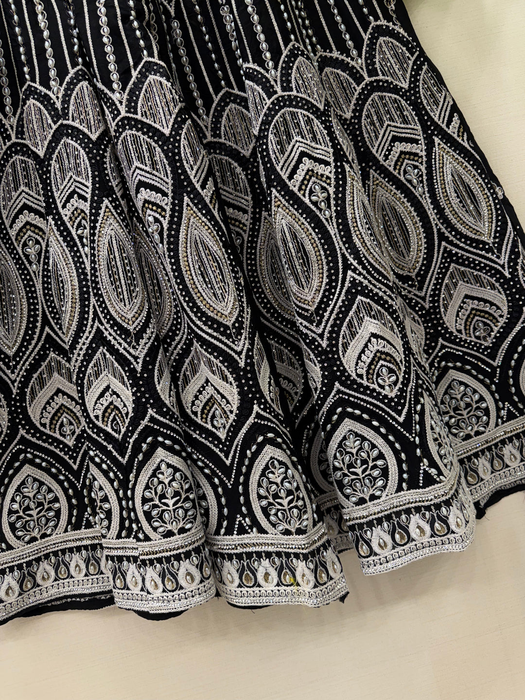 Traditional festive suit 5902