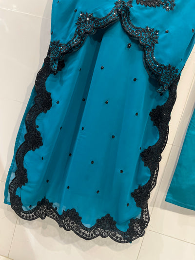 Pakistani suits 2520