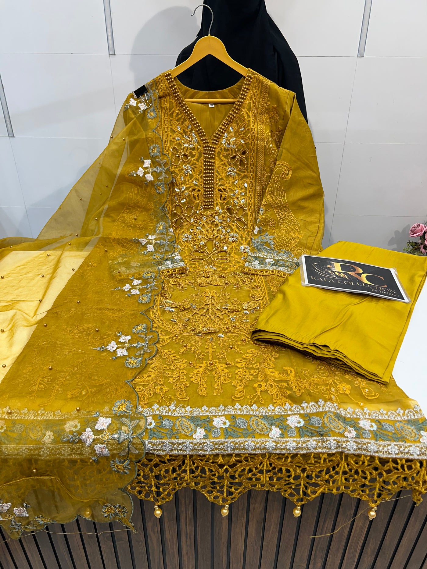 Pakistani cutwork suit 115417