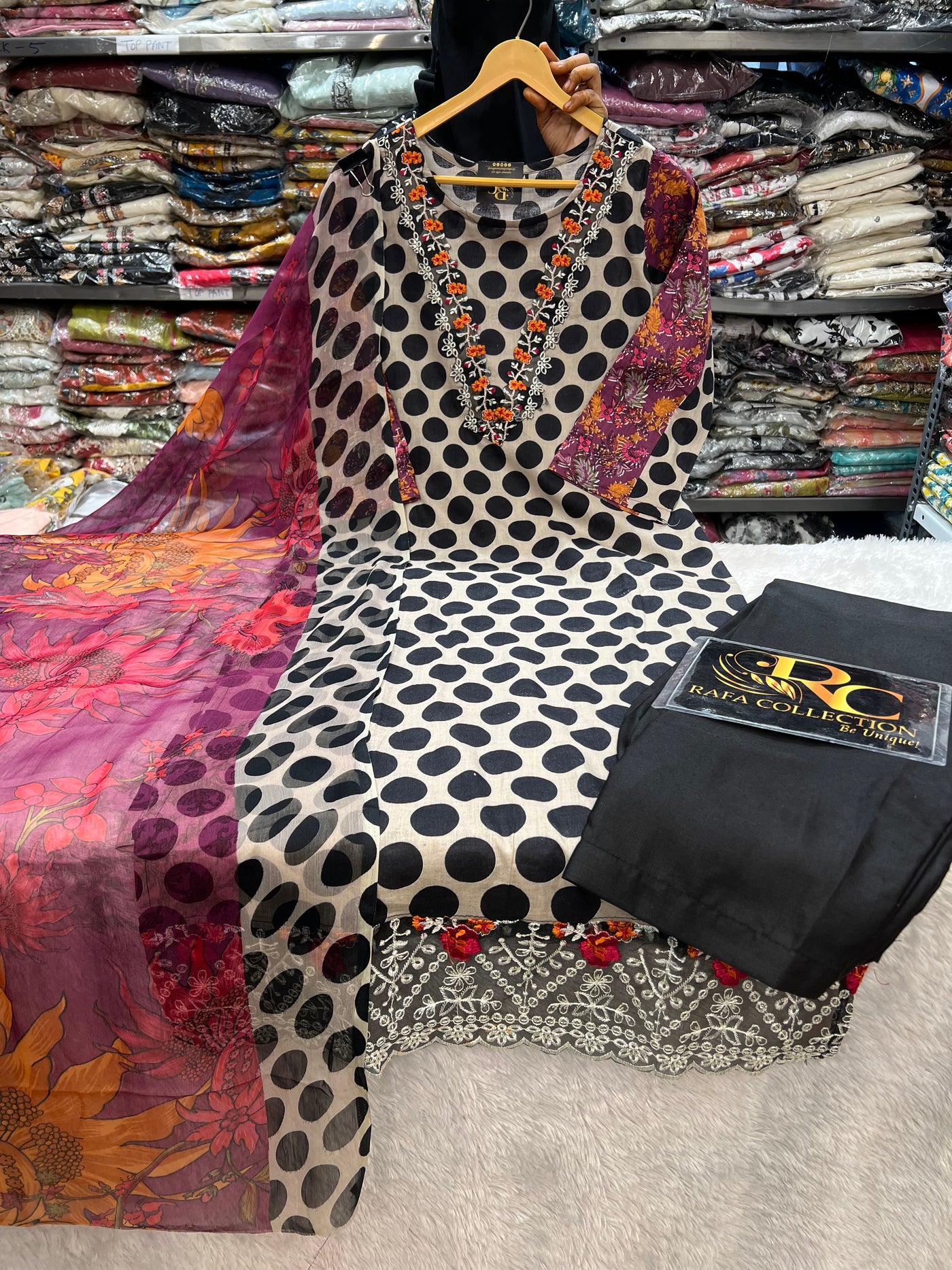 Pakistani formals suit 2628