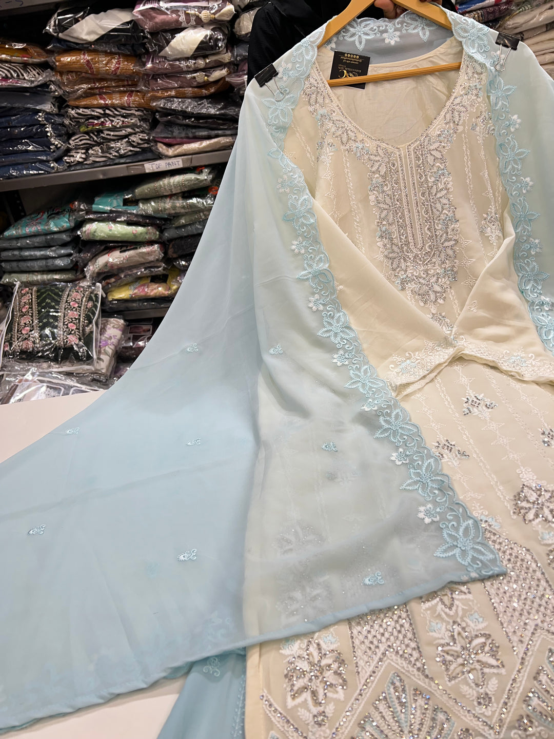 Pakistani party wear suits 2757