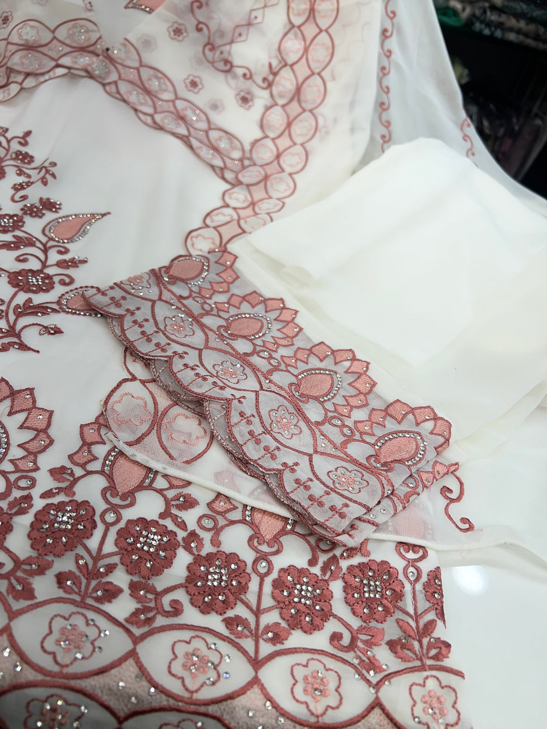 Stone embroidered suits 2781