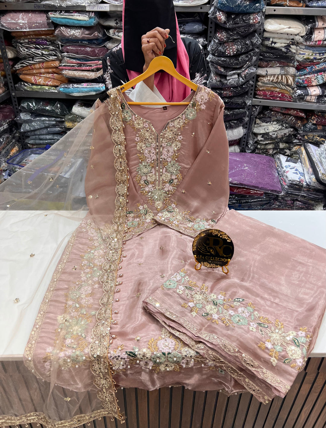 Viral Pakistani Suits 2782