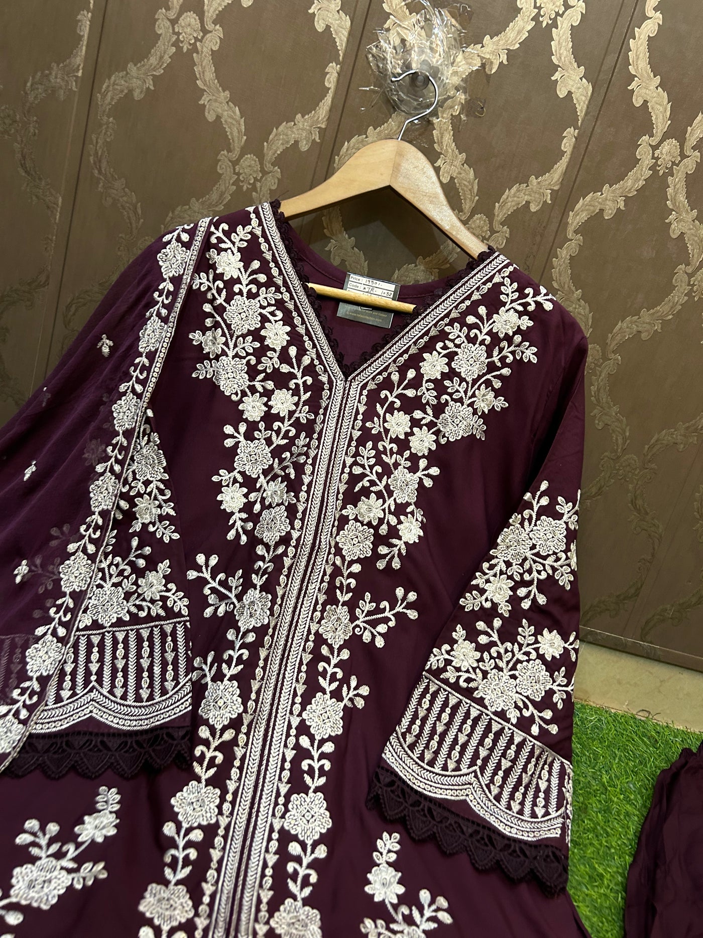 Pakistani Suit 1032
