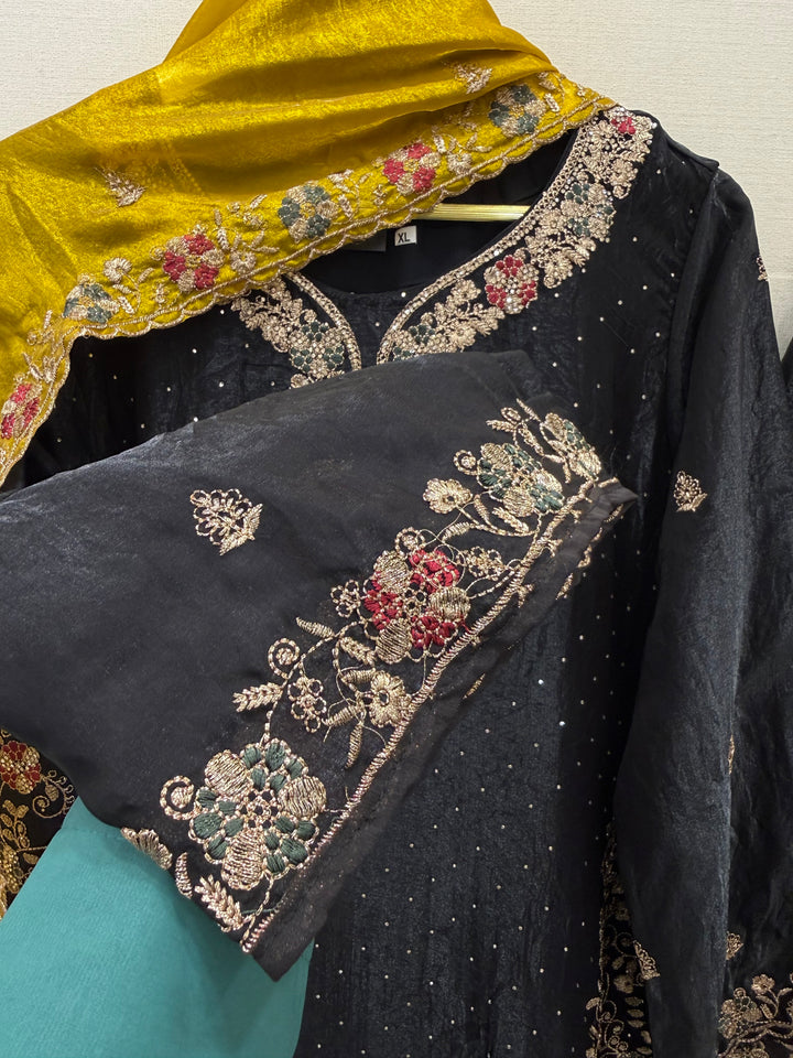Pakistani chinnon suits 2969