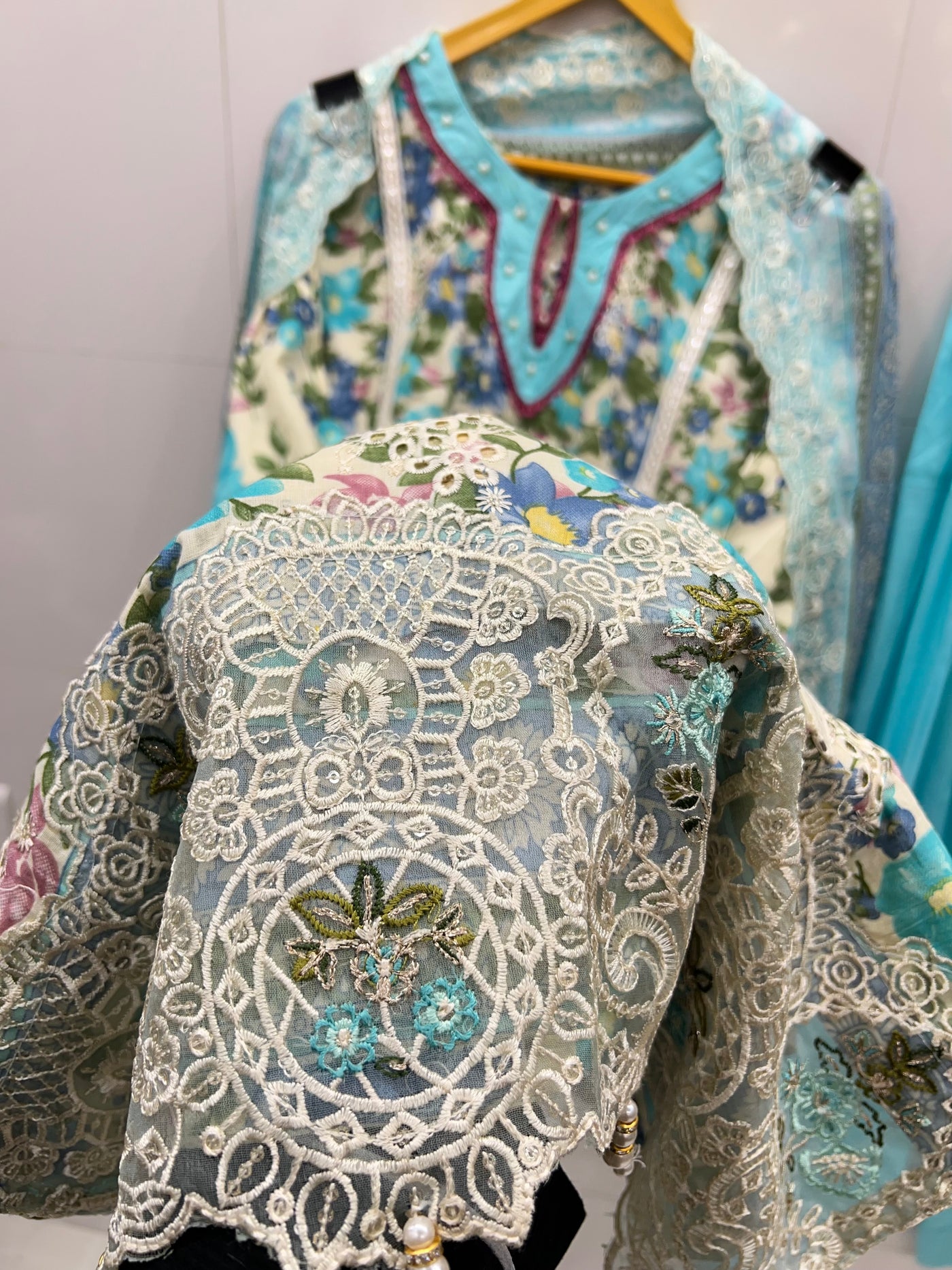 Farshi Pakistani suits 2590