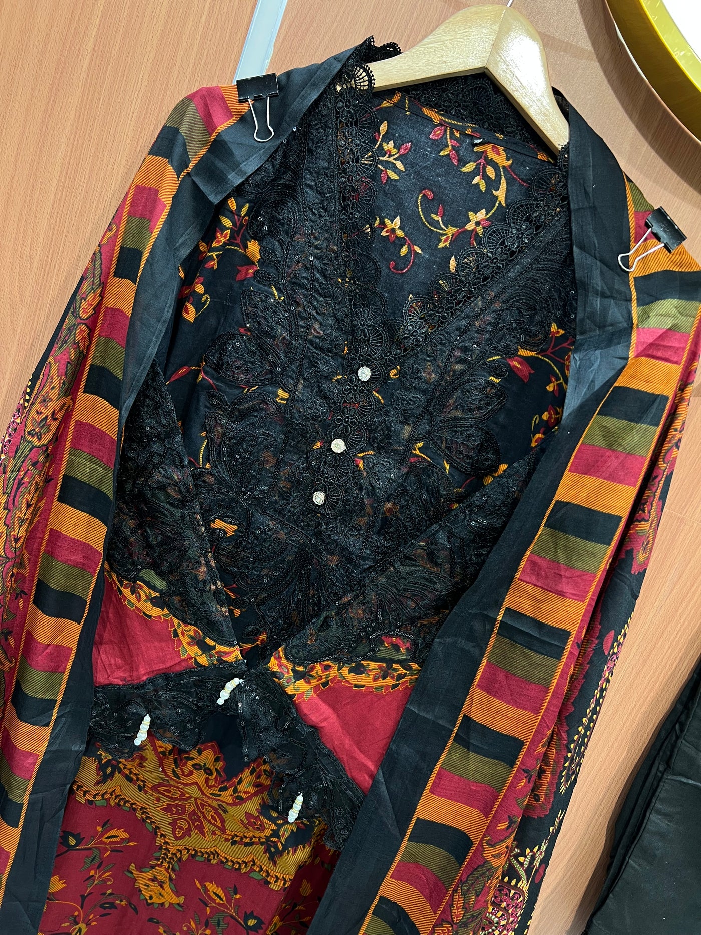 Durefishan Pakistani suits 31836
