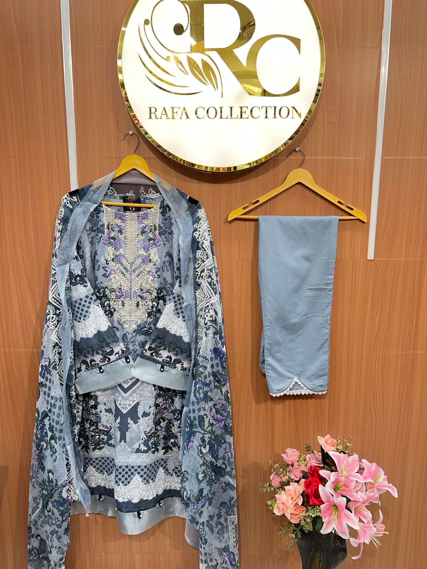 Pakistani patch work suit 2542