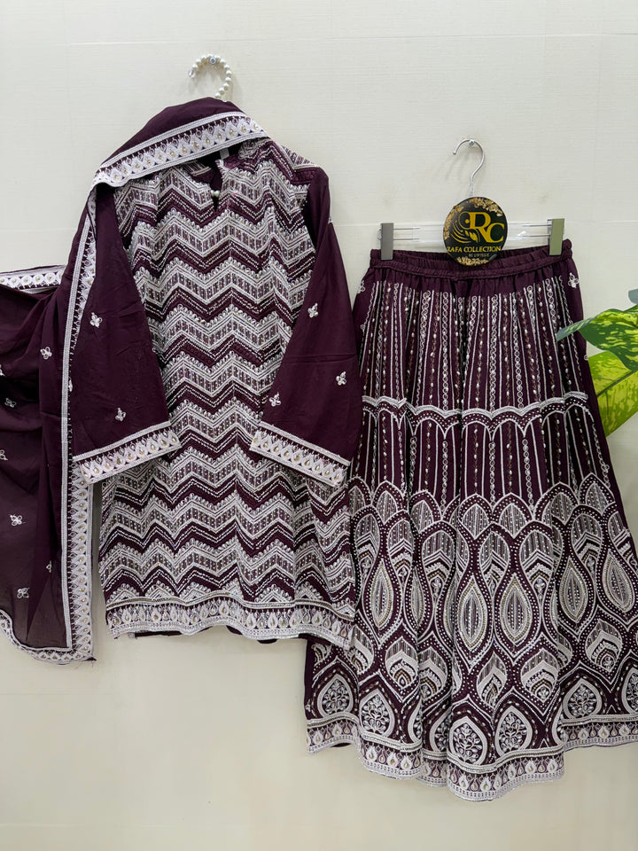 Traditional festive suit 5902