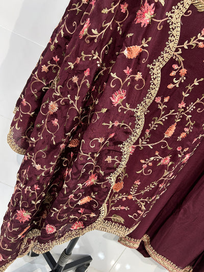Embroidered Palazzo suit 1528
