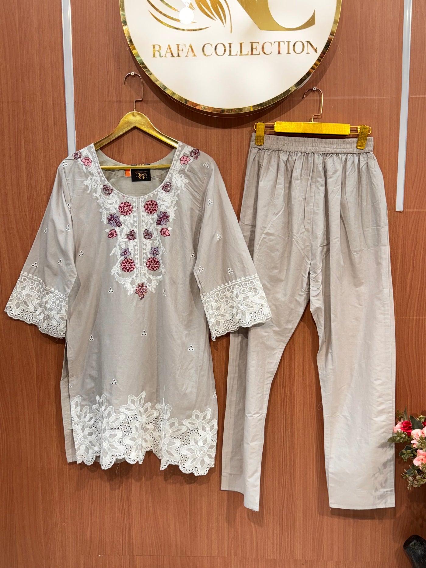Pakistani Embroidered co-ord set 2729