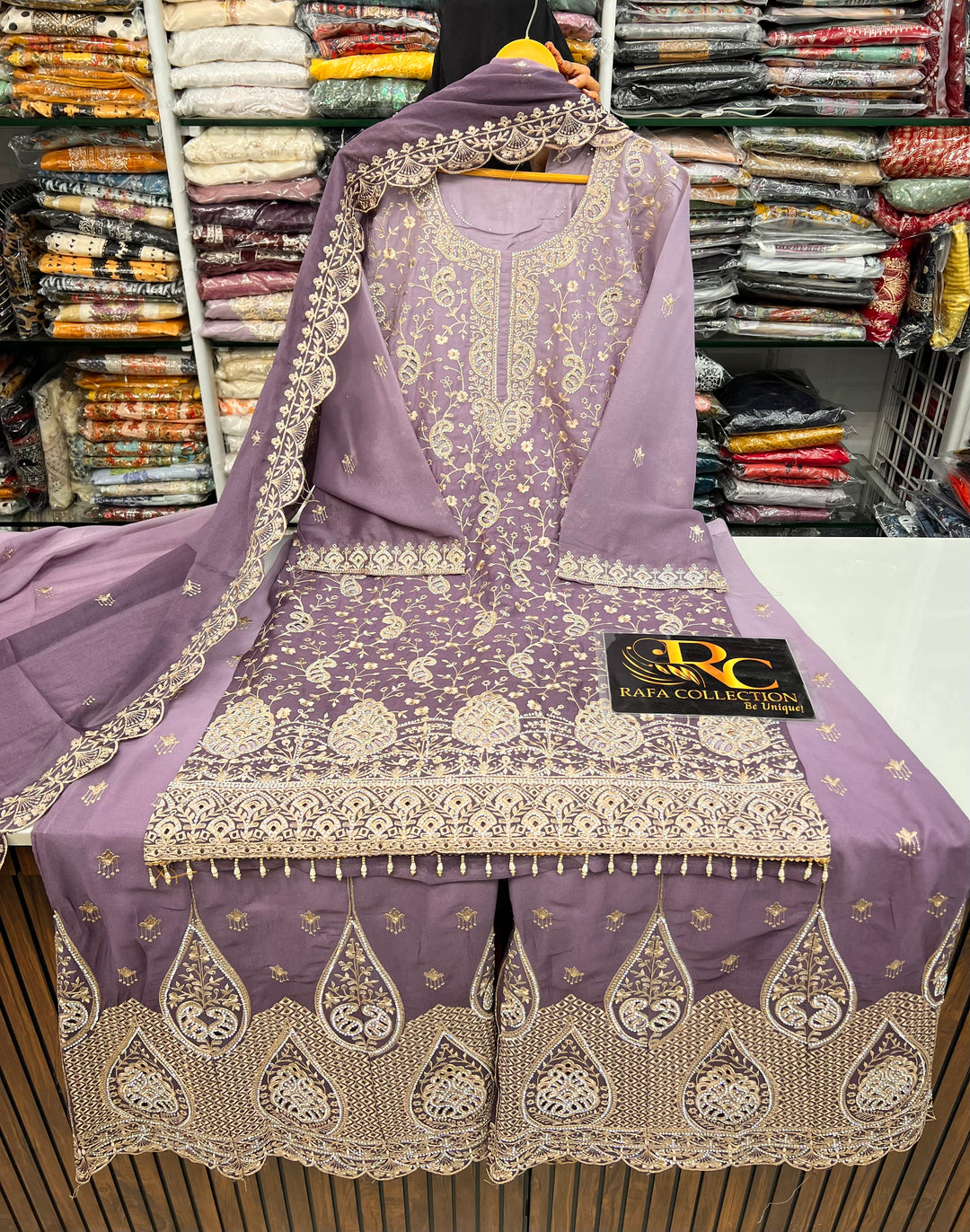 Pakistani party wear suits 17396