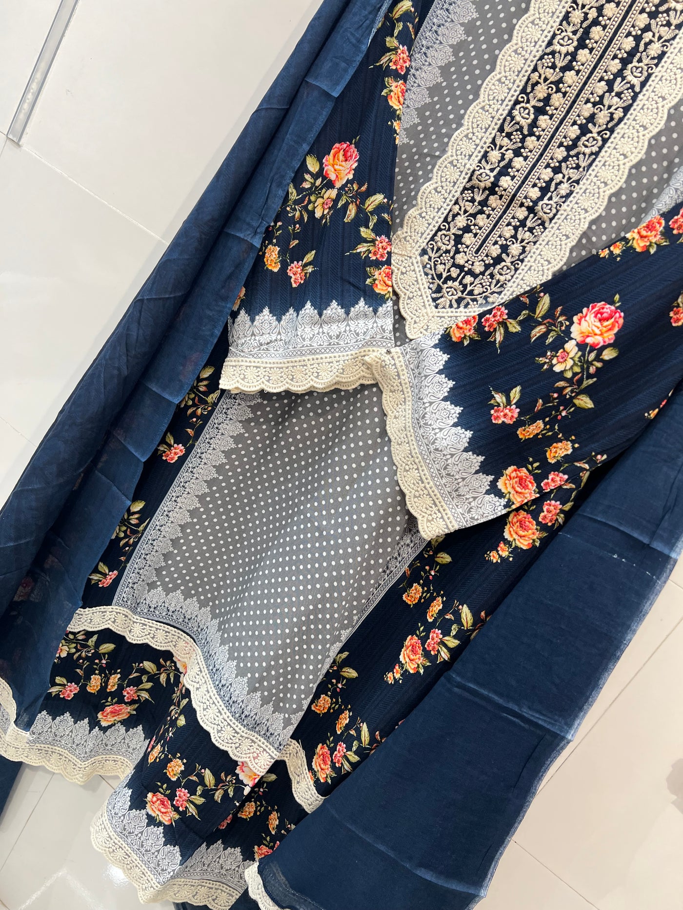 Lawn suits  2151