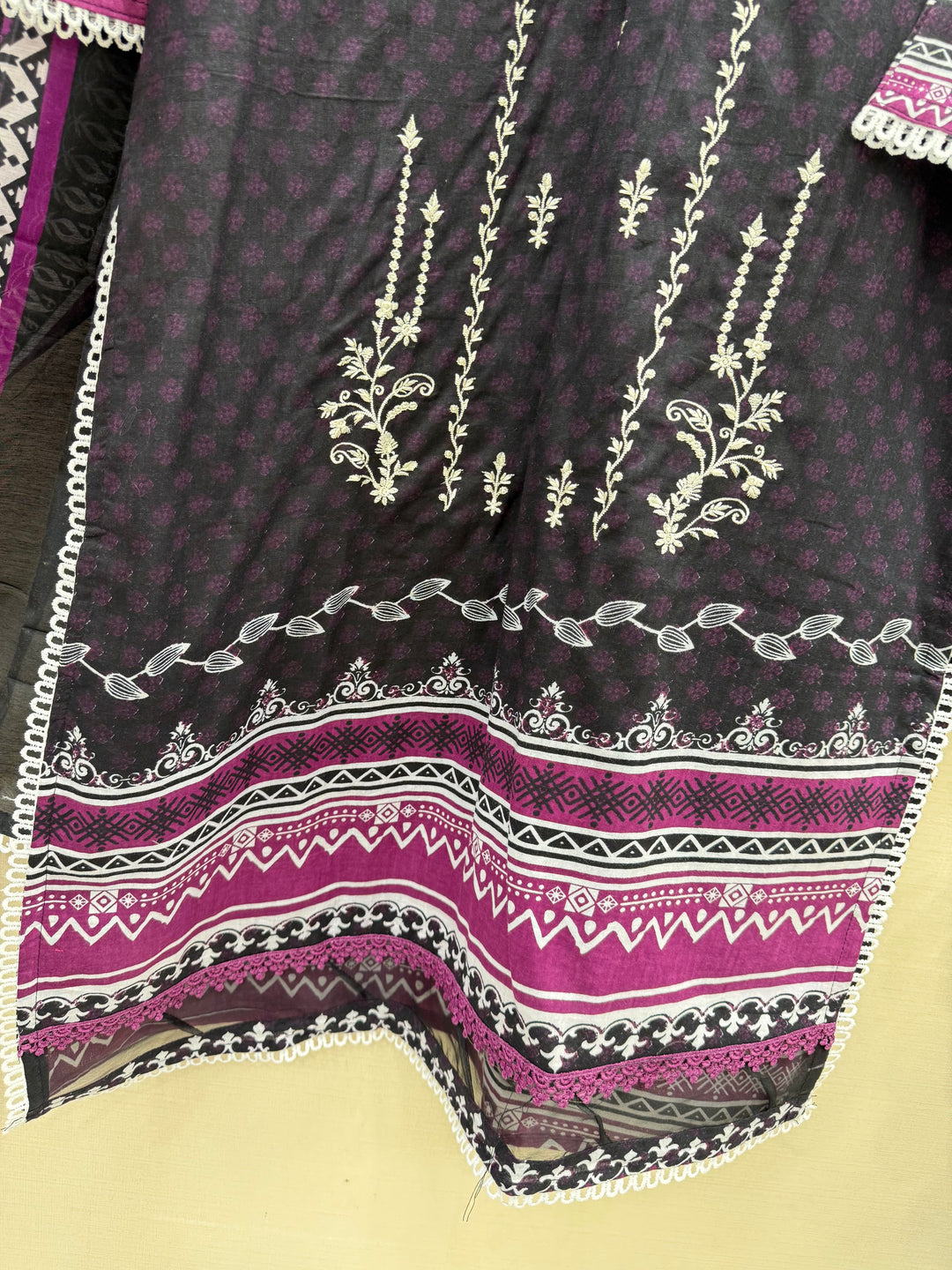 Pakistani printed embroidered suits 7015