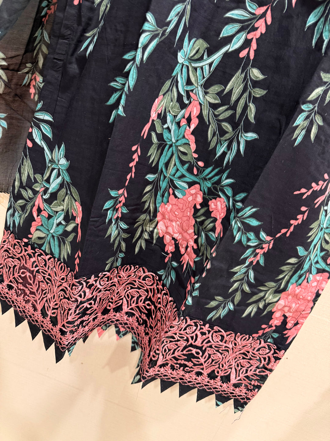 Pakistani Formals suits 3129