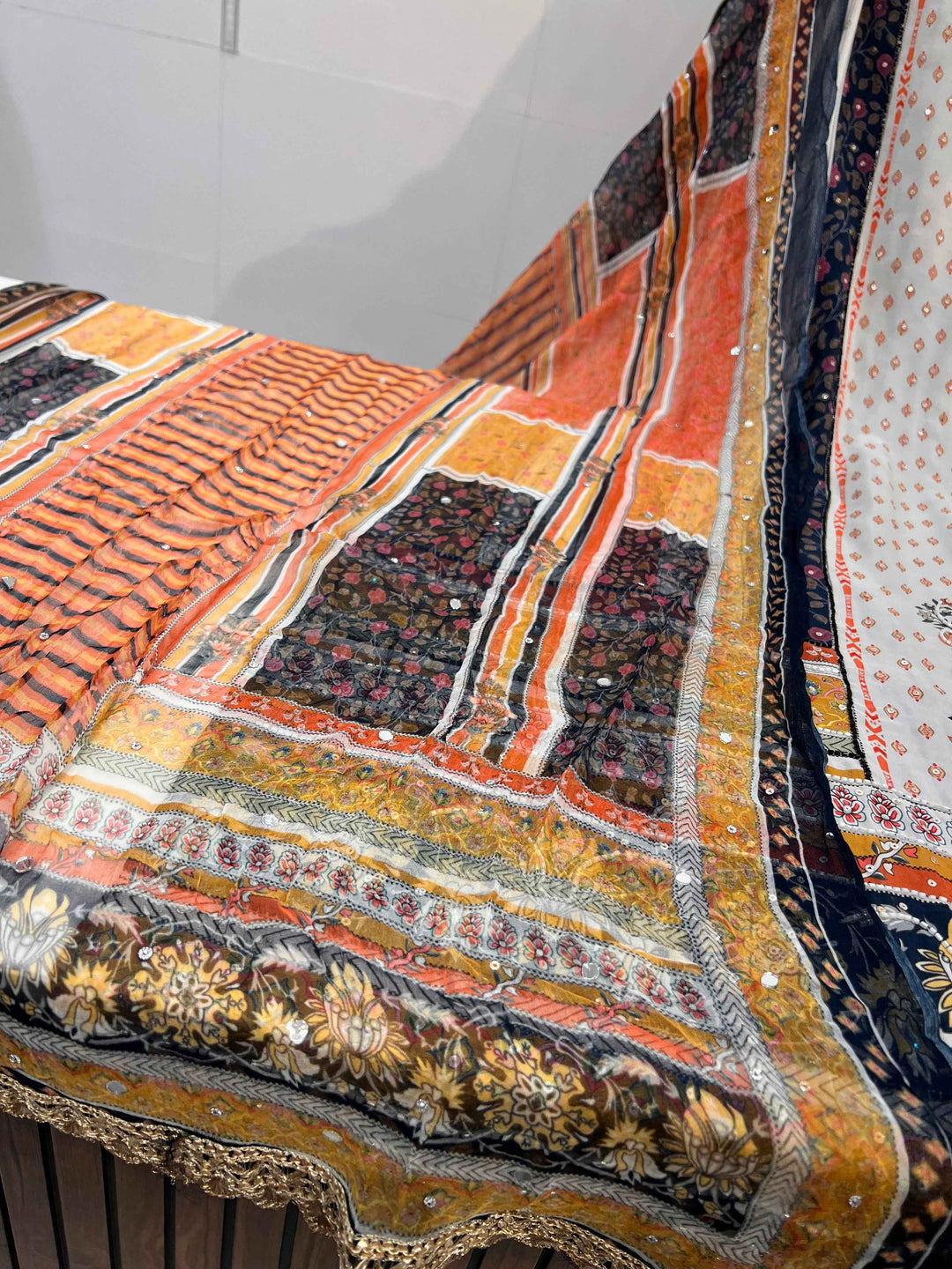 Ethnic Handwork Suits 2119