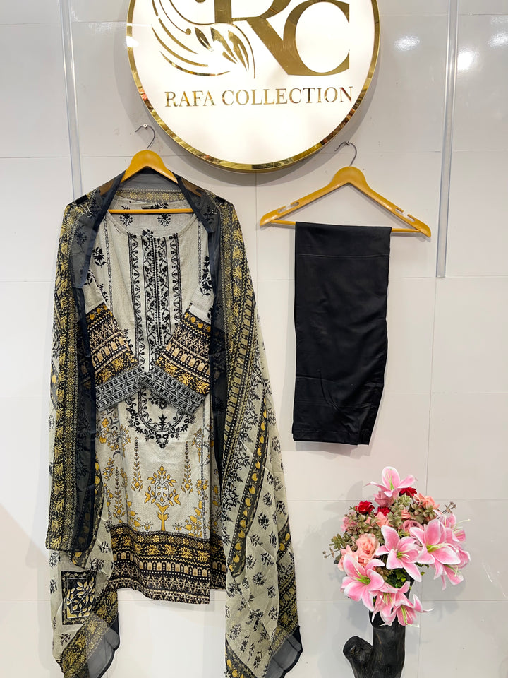 Pakistani suits 2386