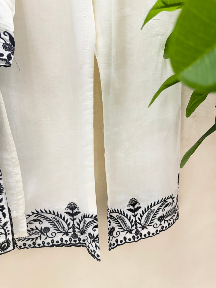Pakistani embroidered suits 1086