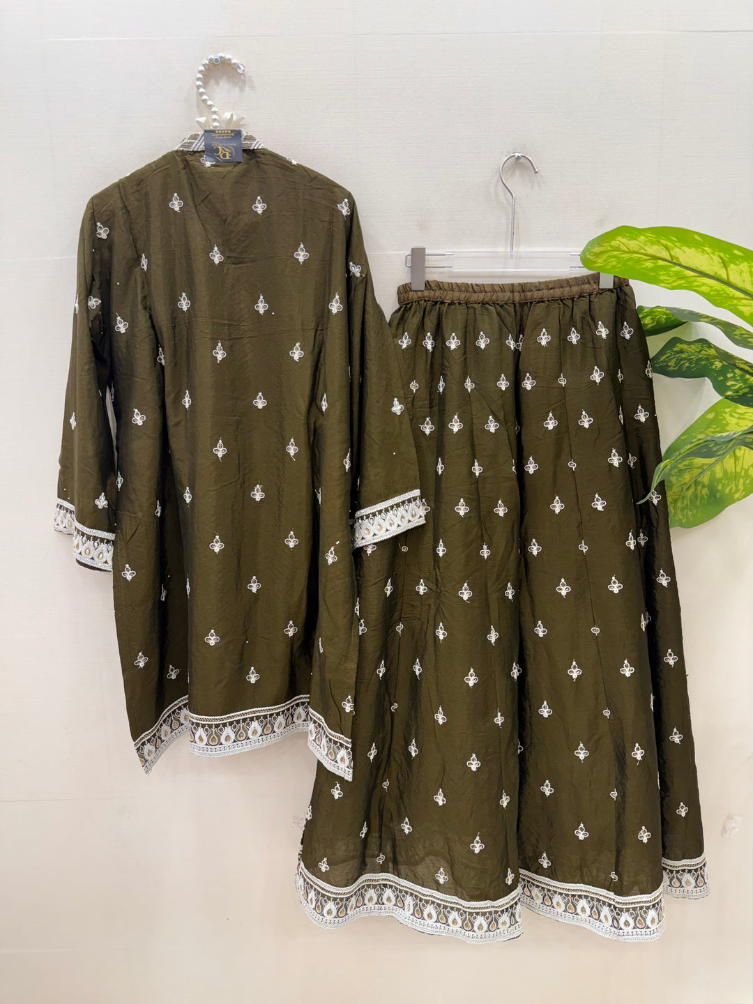 Traditional festive suit 5902
