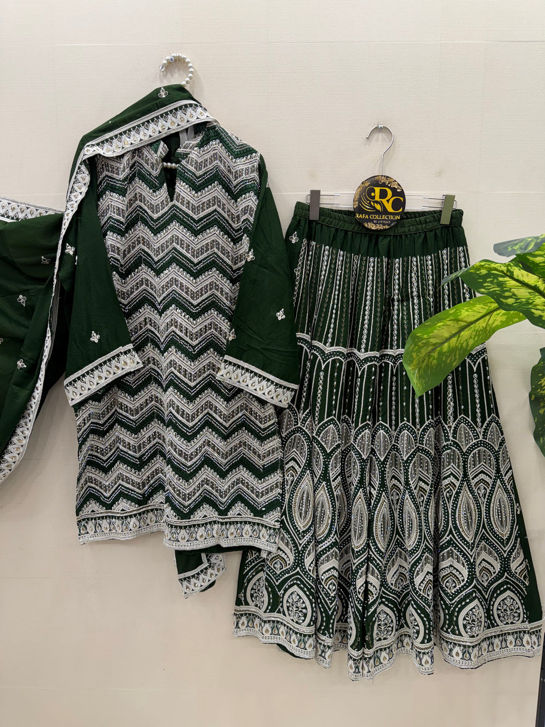 Traditional festive suit 5902