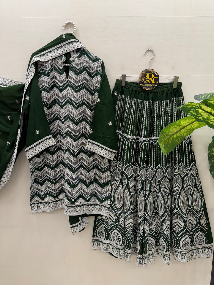Traditional festive suit 5902