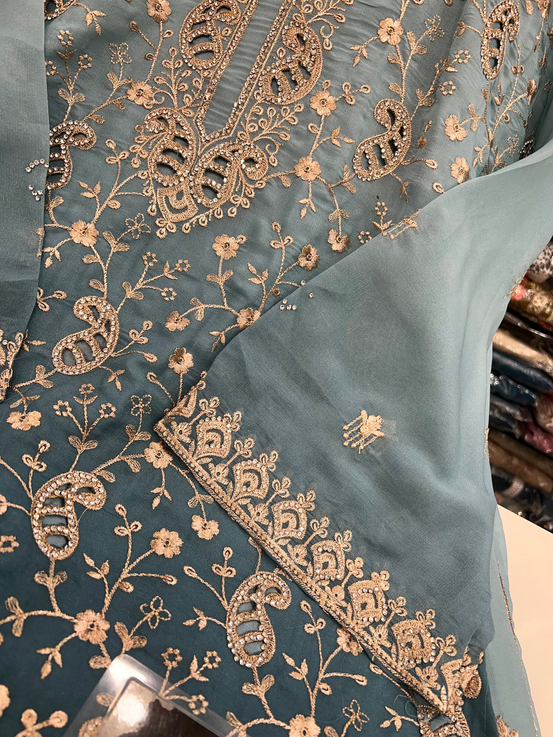 Pakistani party wear suits 17396