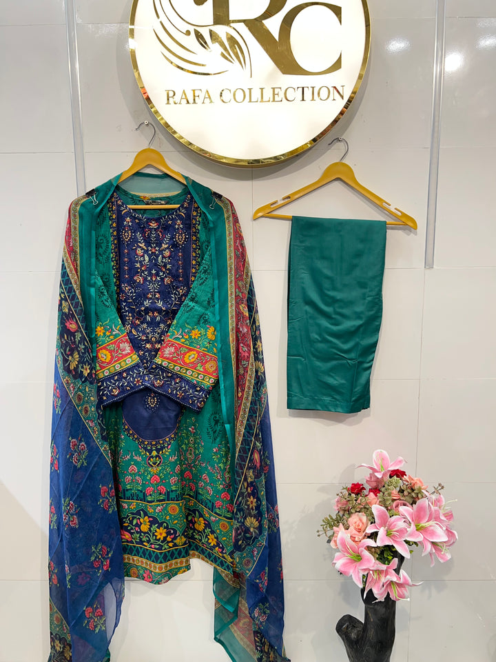 Pakistani suits 2386