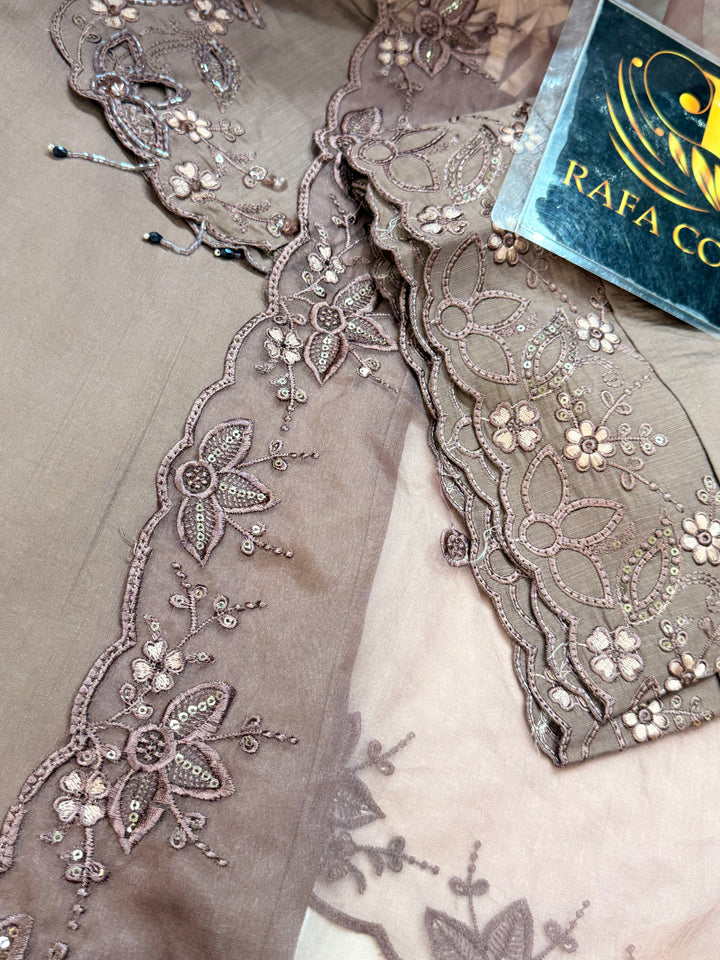 Premium cutwork suit 2556