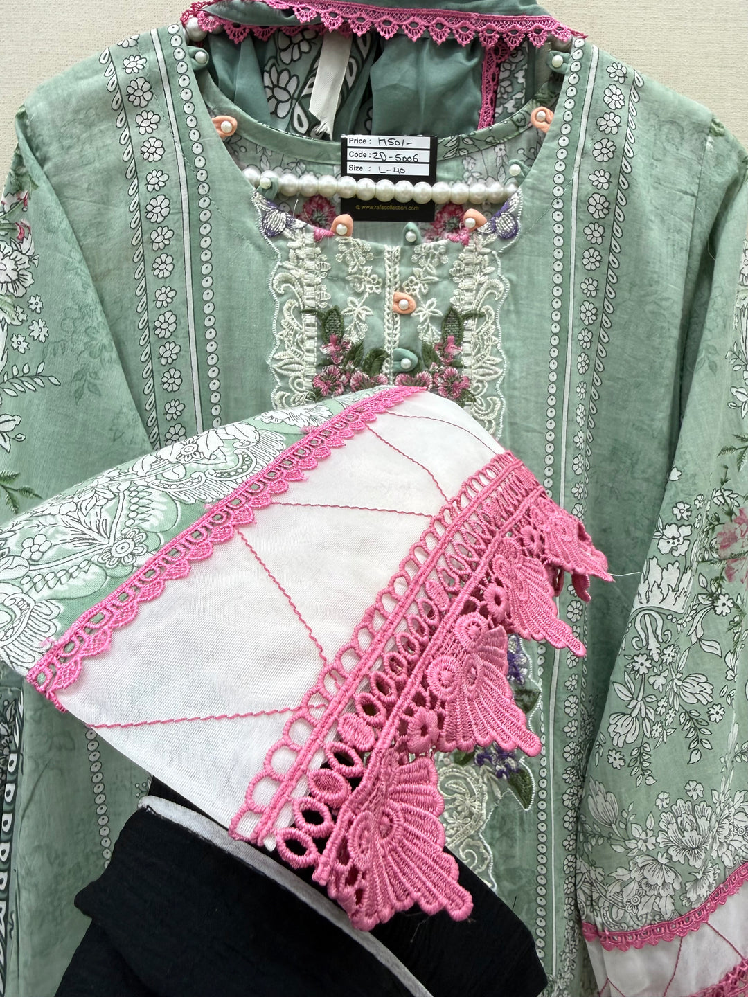 Pakistani patch work suit 5006