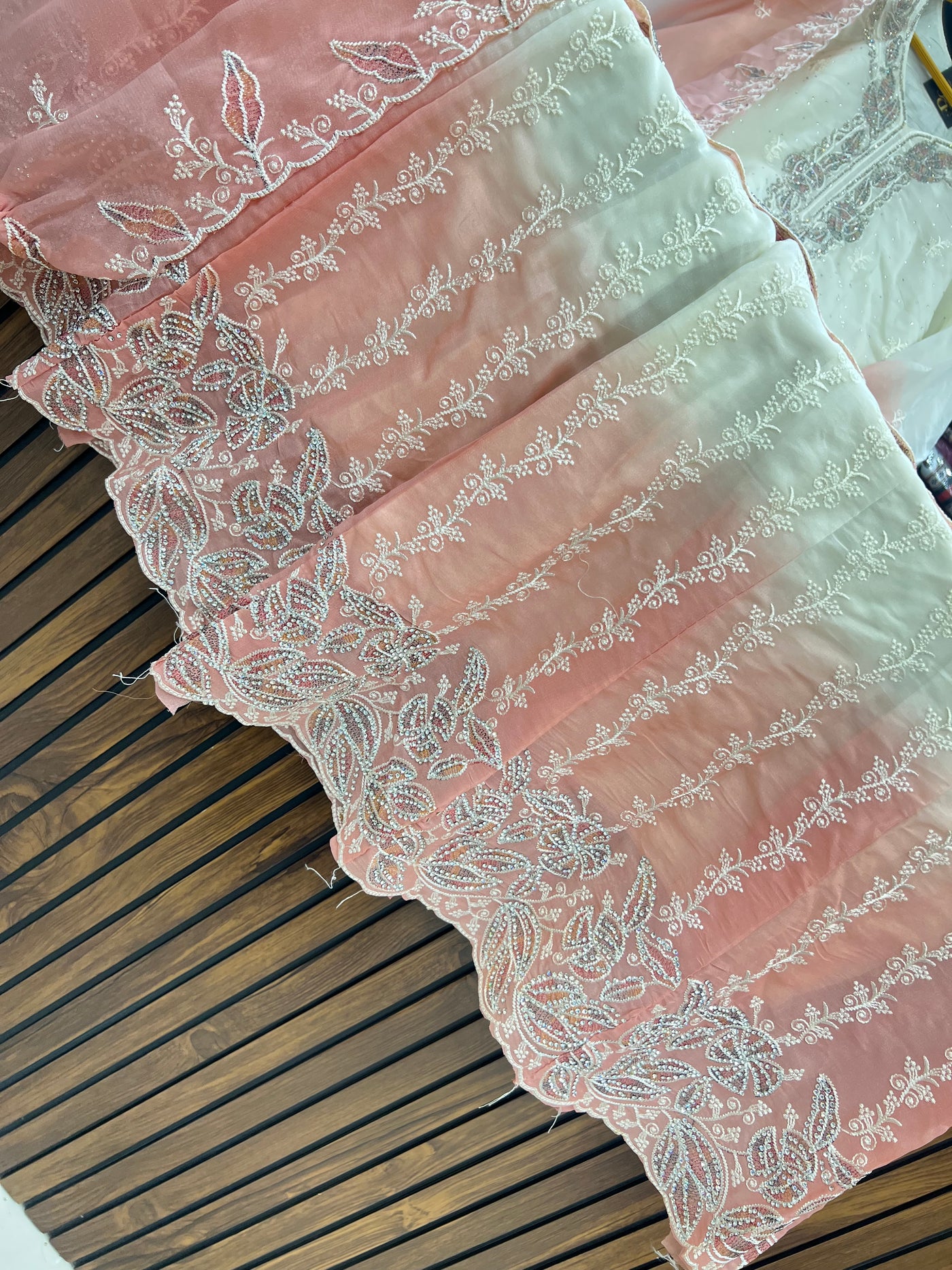 Pakistani party wear suits 17392