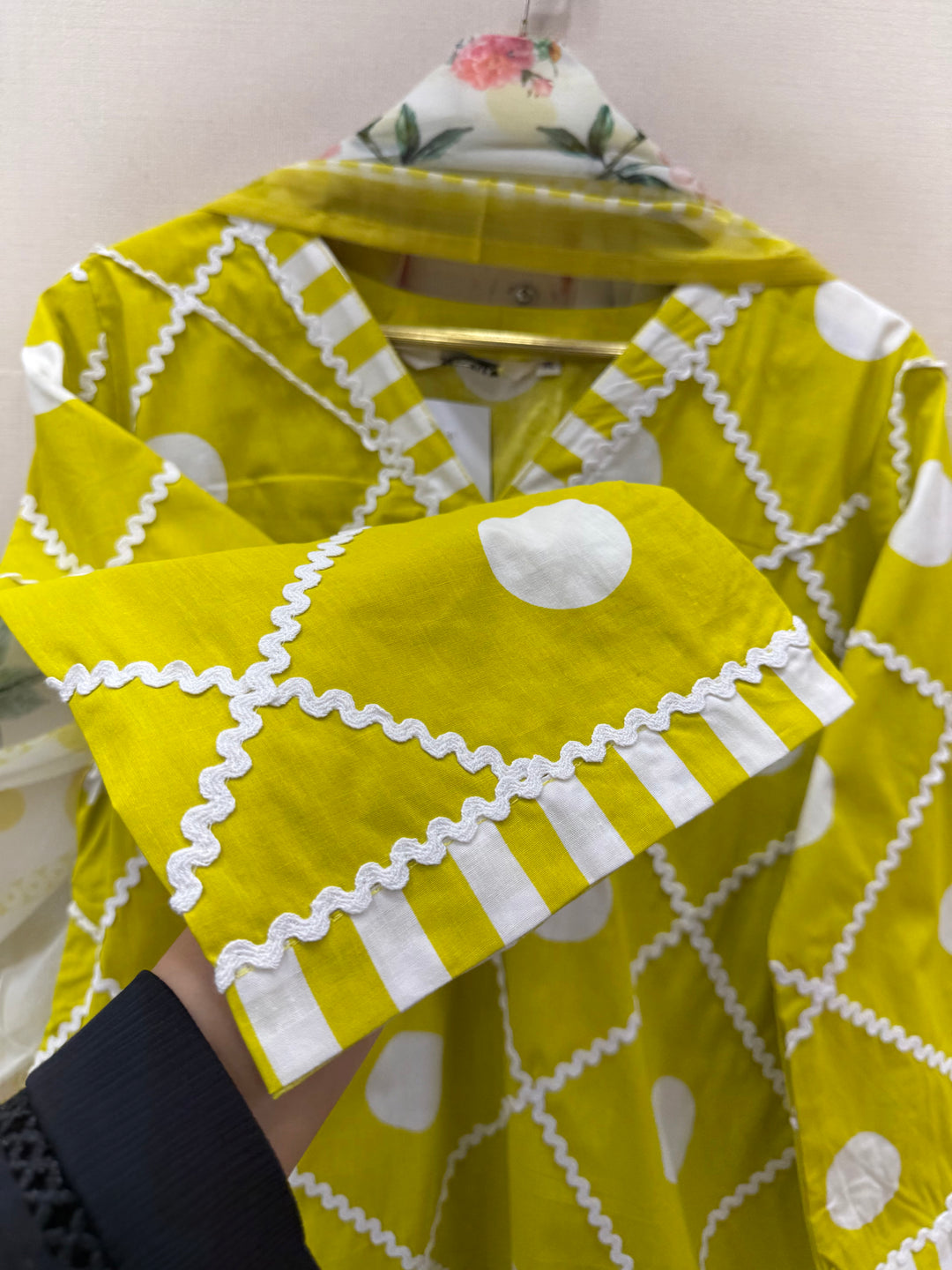 polka dot Pakistani Farshi suits