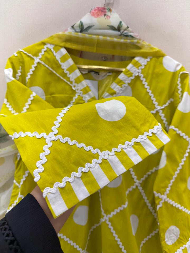 polka dot Pakistani Farshi suits