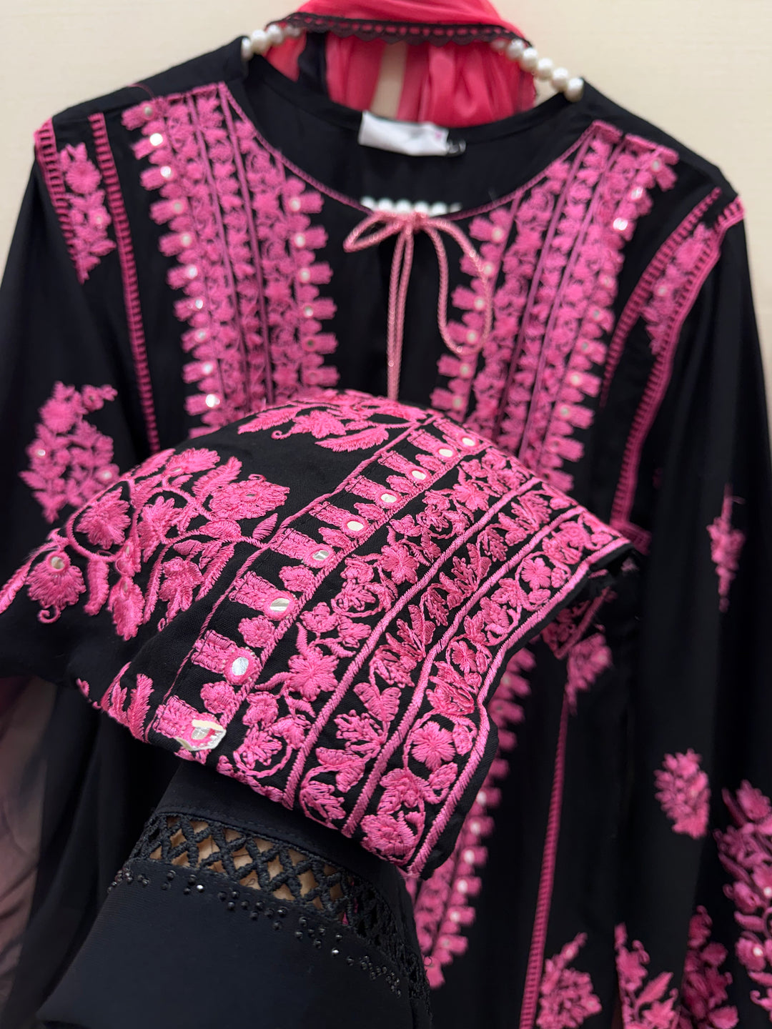 Pakistani embroidered suit for women 4004