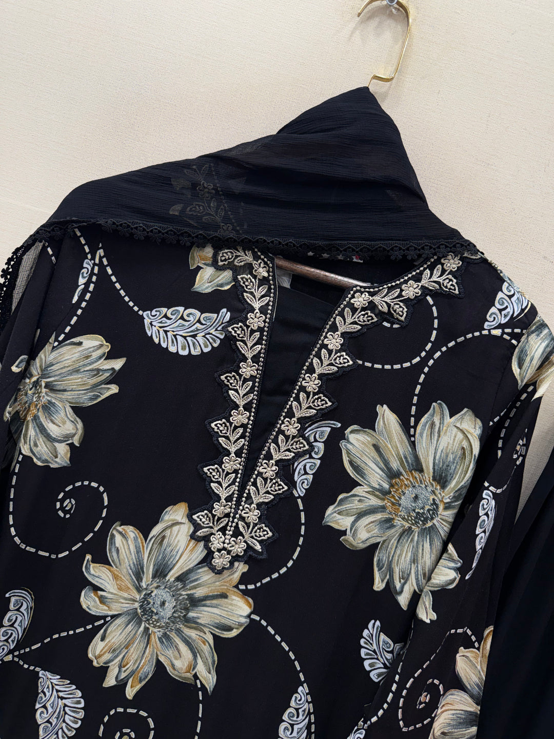 Pakistani Cutwork Suit