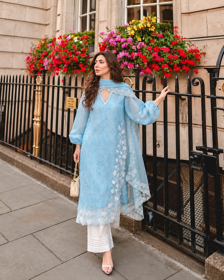 Mahira khan inspired suits