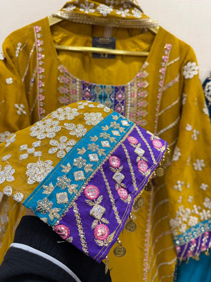 Heavy embroidered suits 2973