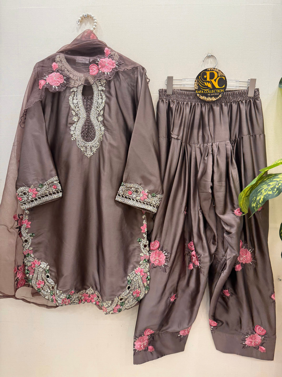 Pakistani Farshi salwar Suits for women