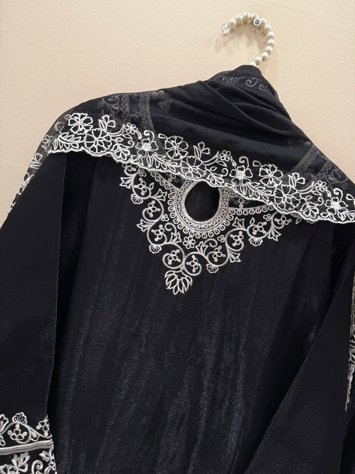 Pakistani Embroidered suits 6070