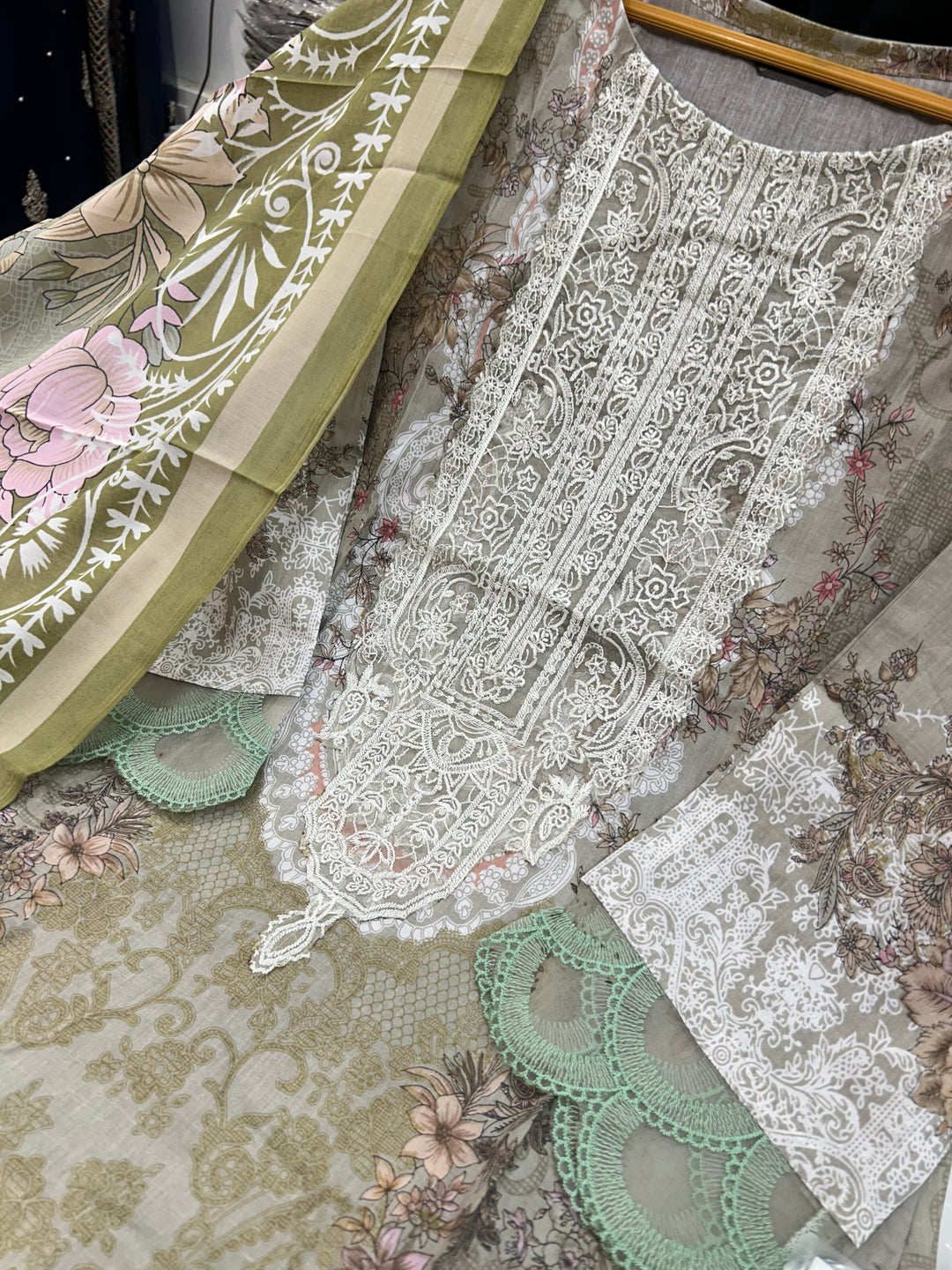Pakistani embroided suit 1993