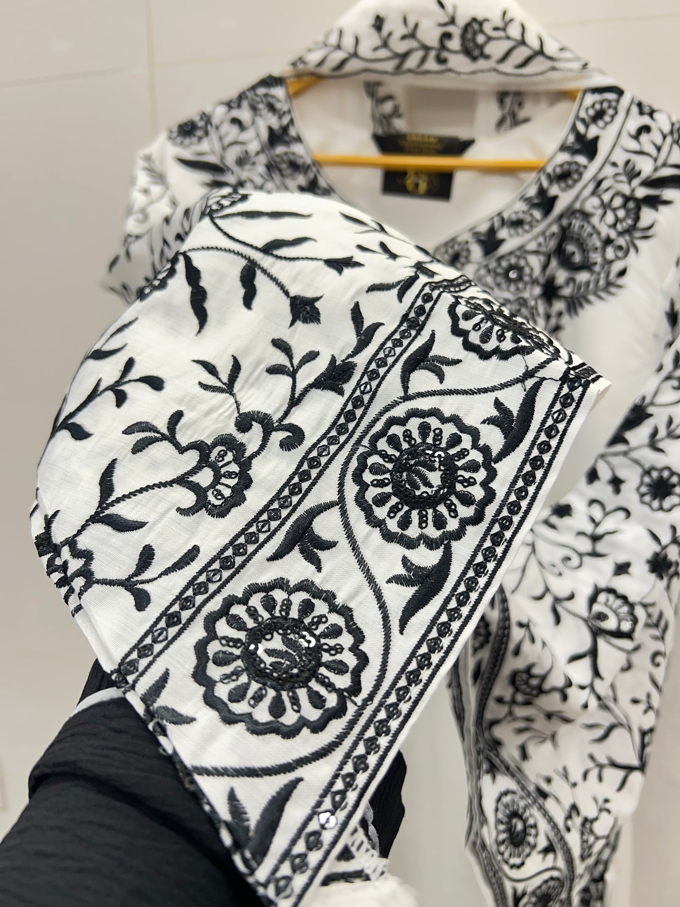 RC’s Luxe Designer Wear
 2664