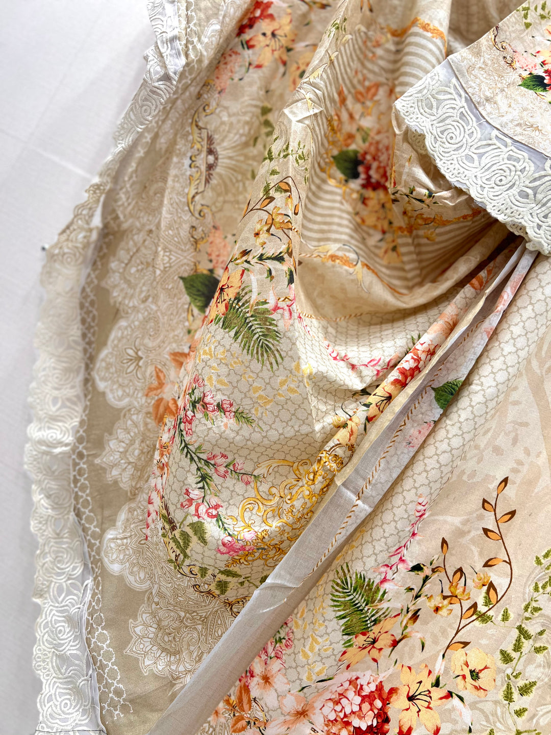 Lawn embroidered suits 2853