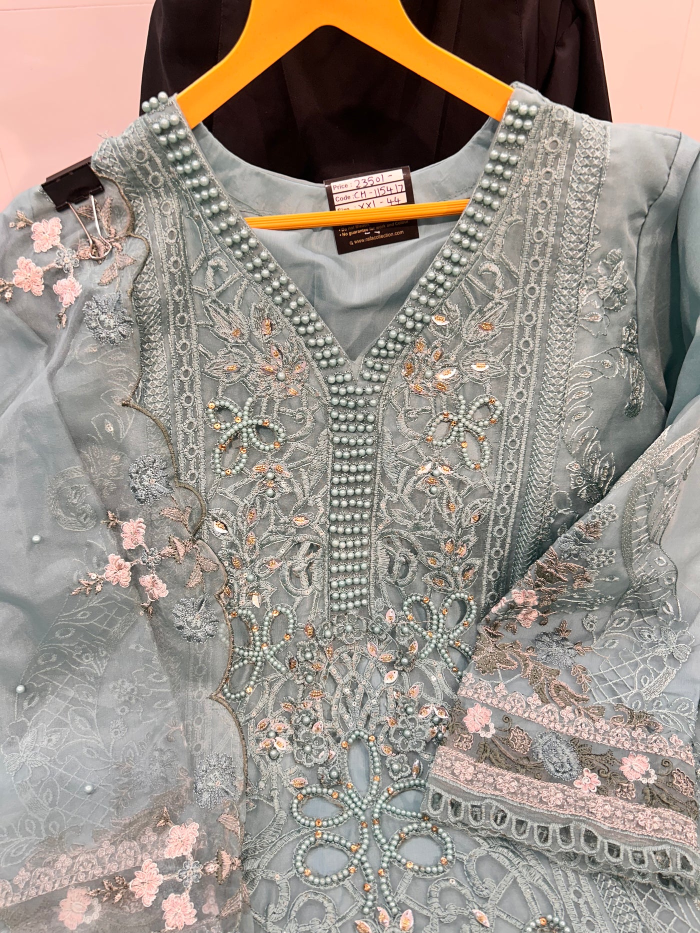 Pakistani cutwork suit 115417