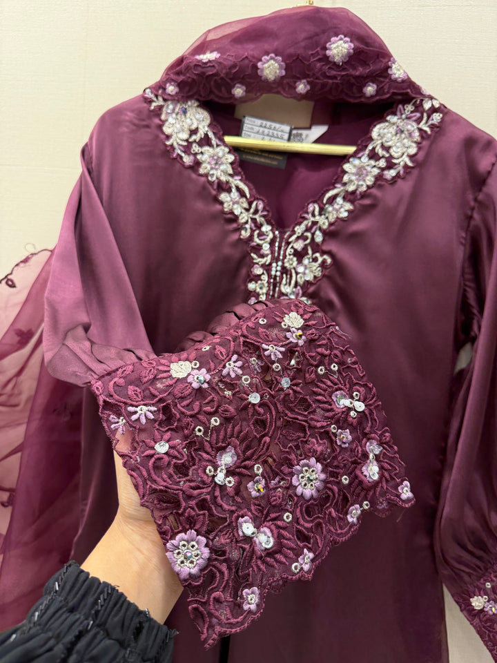 Pakistani handwork 2335