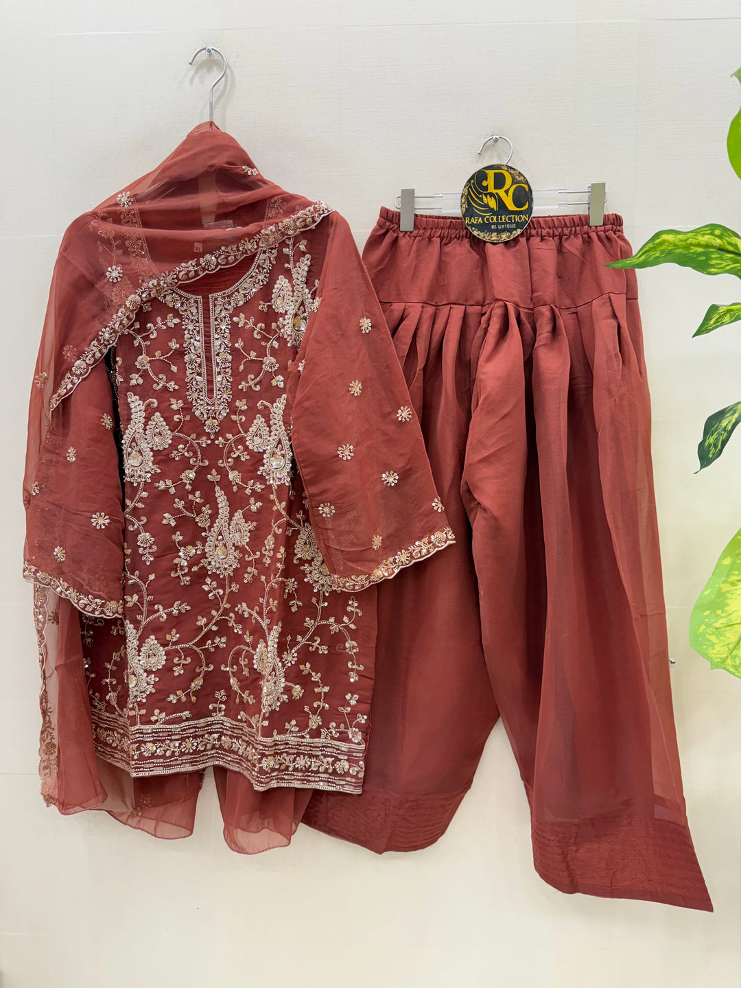 Pakistani Farshi Suit